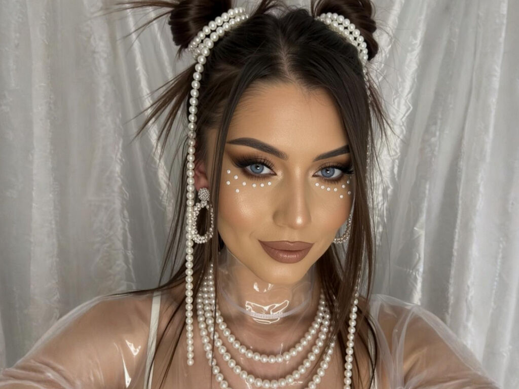 Alice featured profile