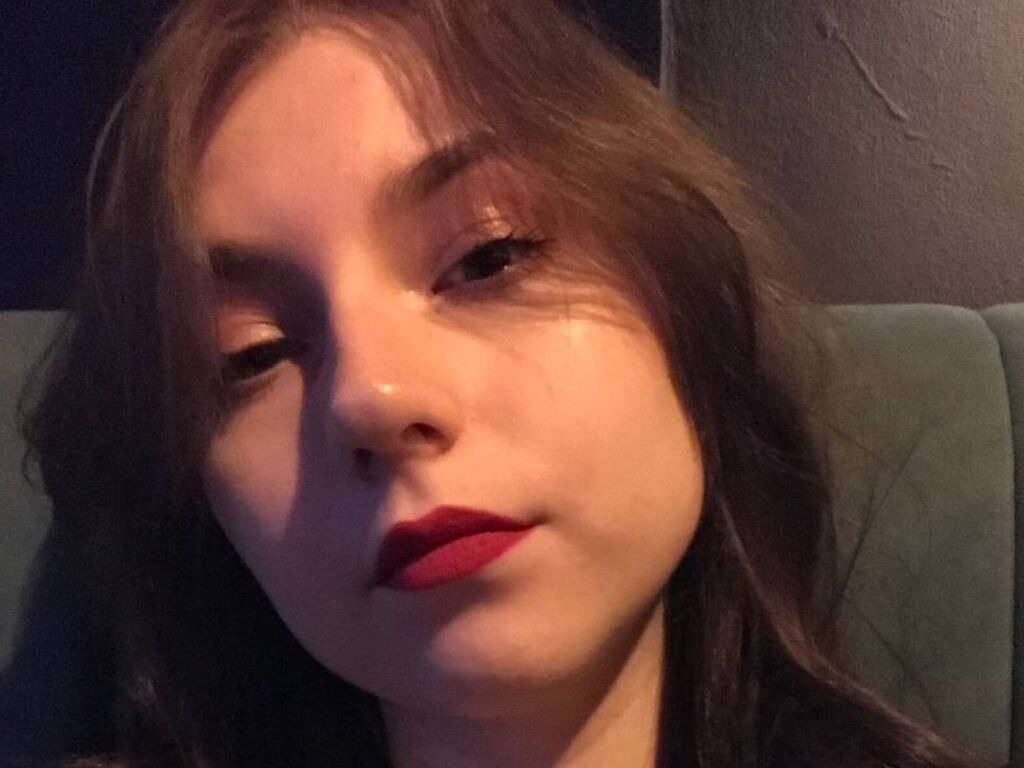 AliceModels - 19-year-old white cam model