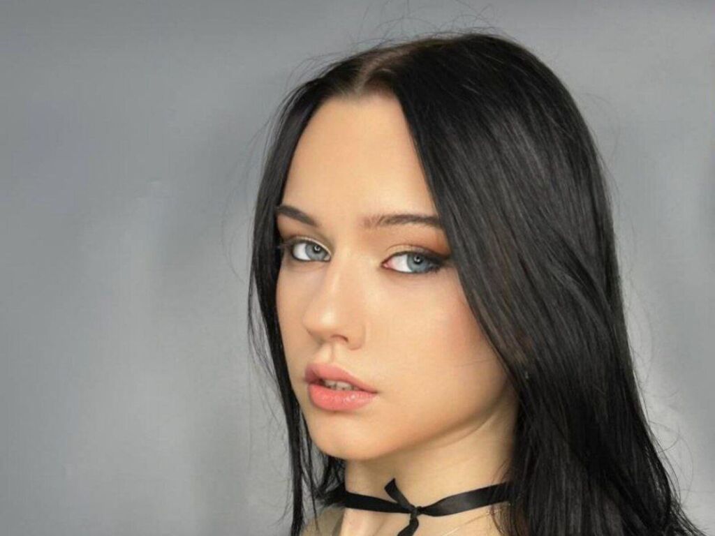 AmberFish profile on PornCamCore