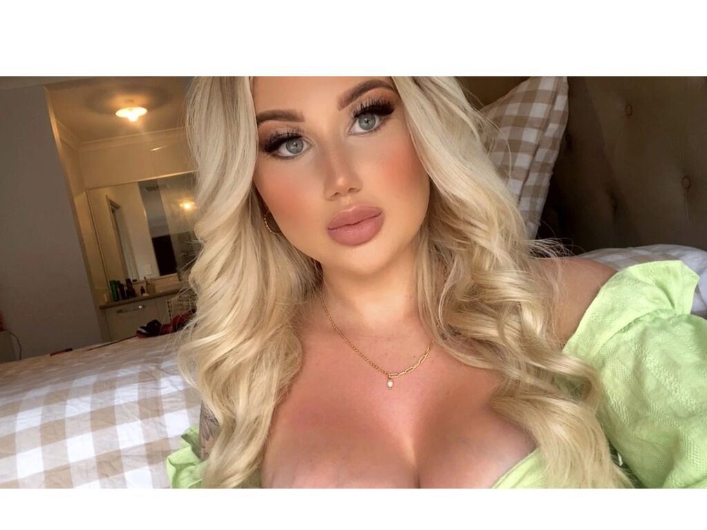 AmberRylee profile on PornCamCore