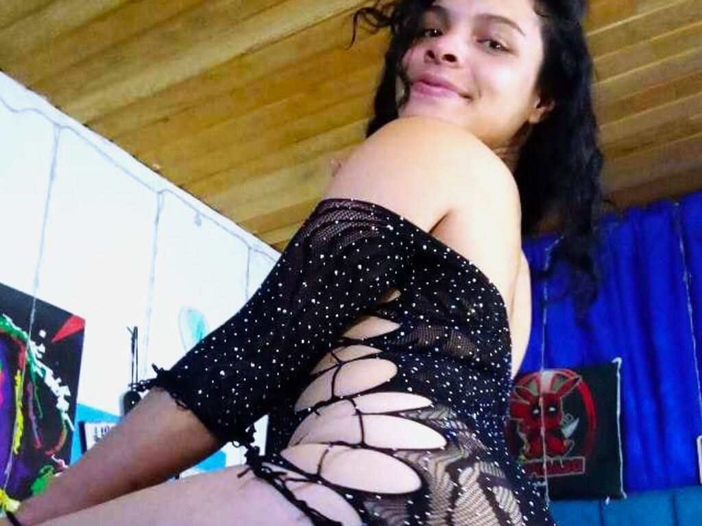 AngelMaria profile on PornCamCore
