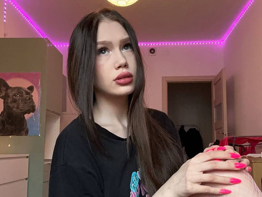 AngelStarks - 20-year-old white cam model
