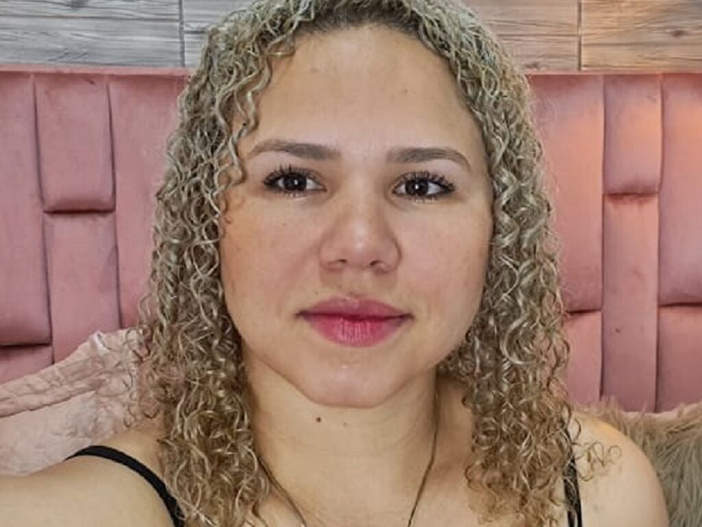 AnneDevone