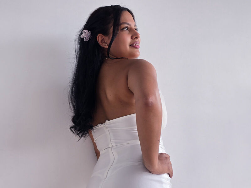 ChloeThomp - Live Cam Model