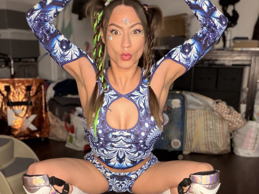 CocoBongo profile on PornCamCore