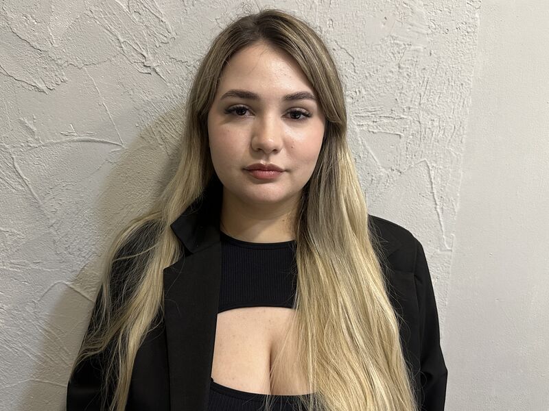 CoryCase - 19-year-old white cam model
