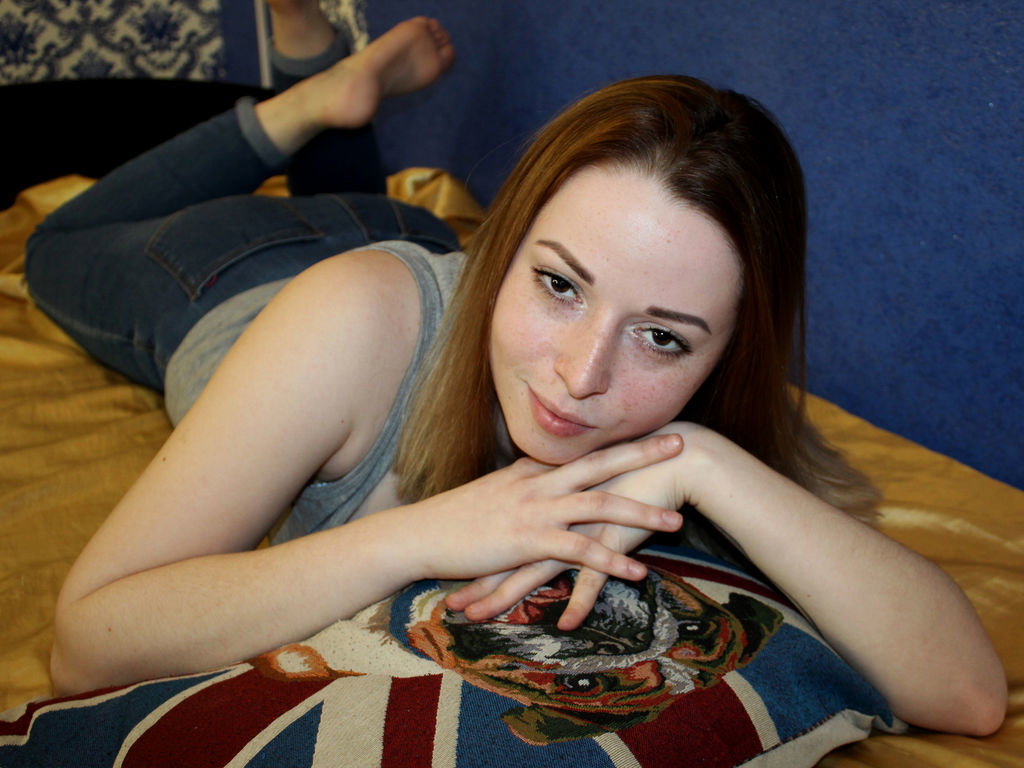 DevonDear profile on PornCamCore
