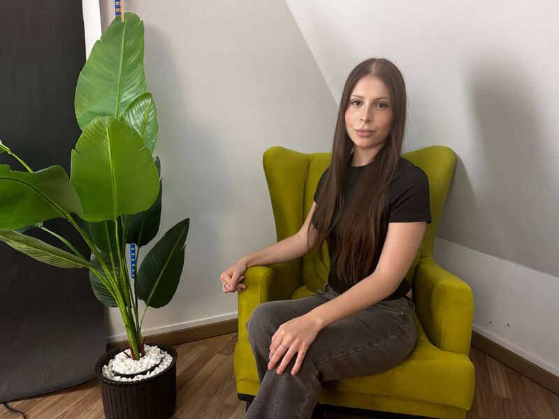 EmilyFowler - Live Cam Model