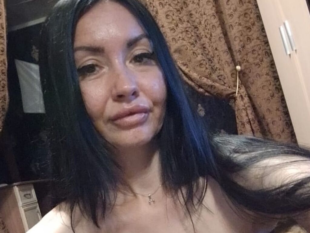EmmaLinehan live cam