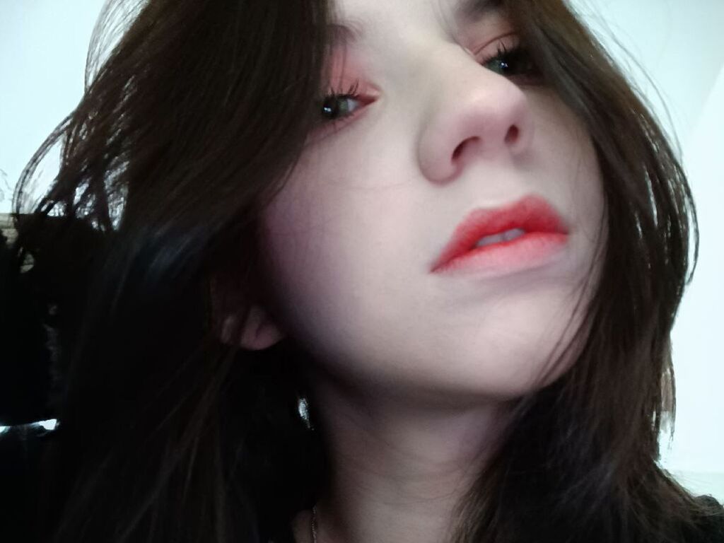 FloraClutter featured profile