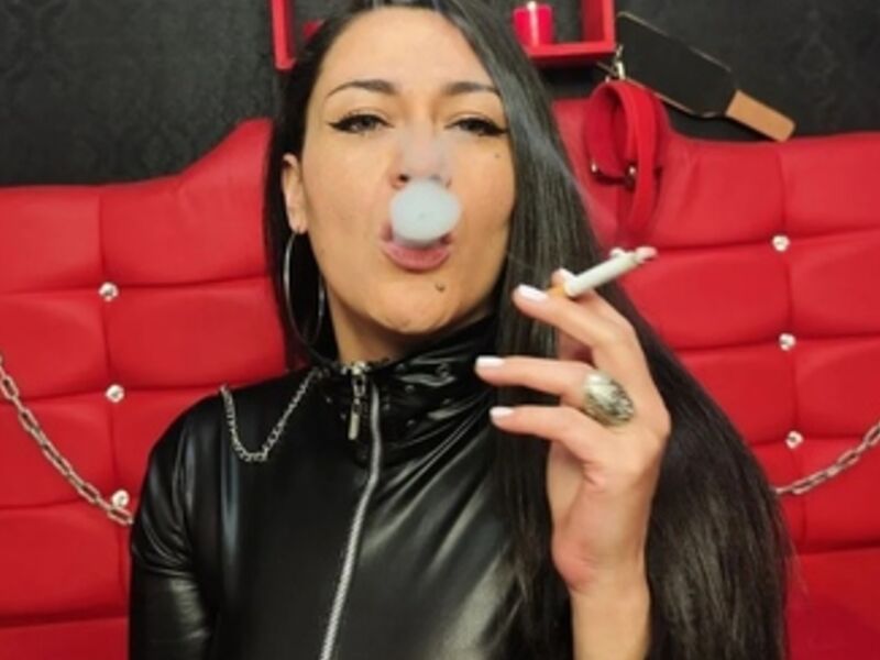 FridaAri - Live Cam Model
