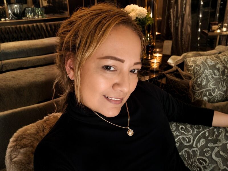 IrishFaster - Live Cam Model