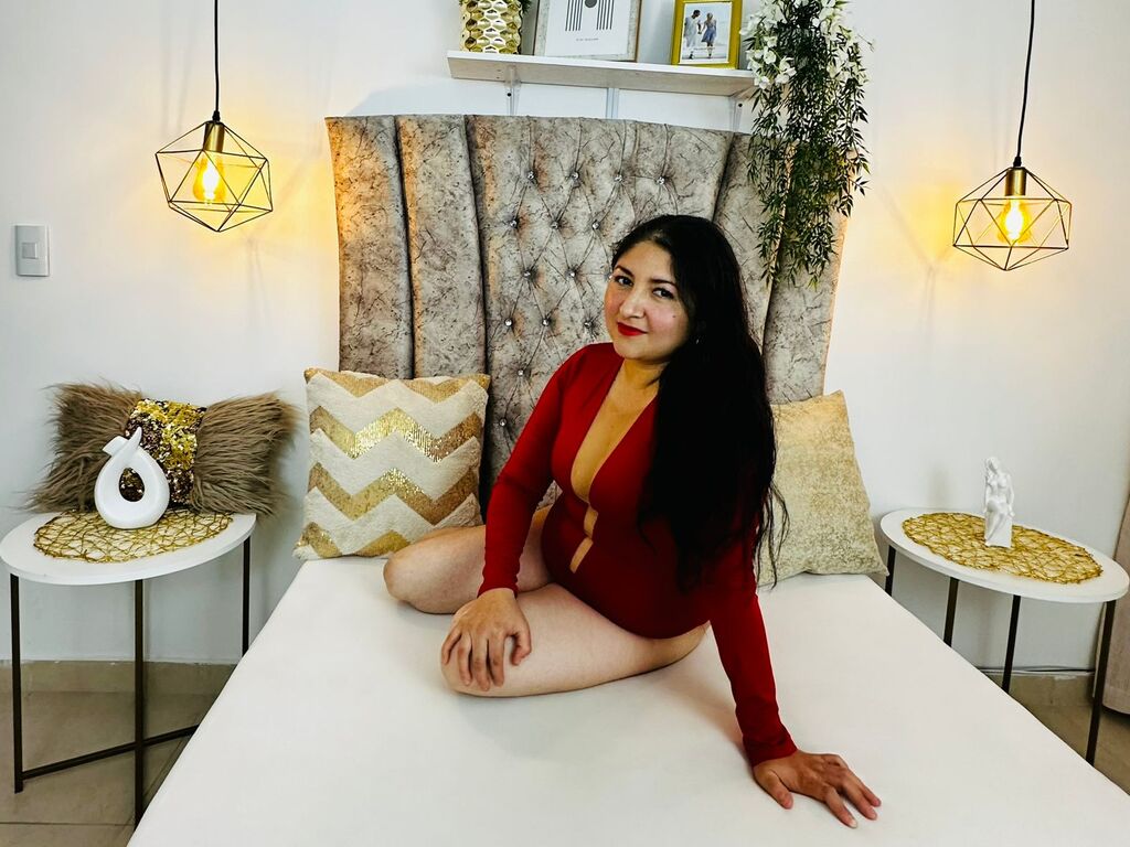 JasmineHumr - Live Cam Model