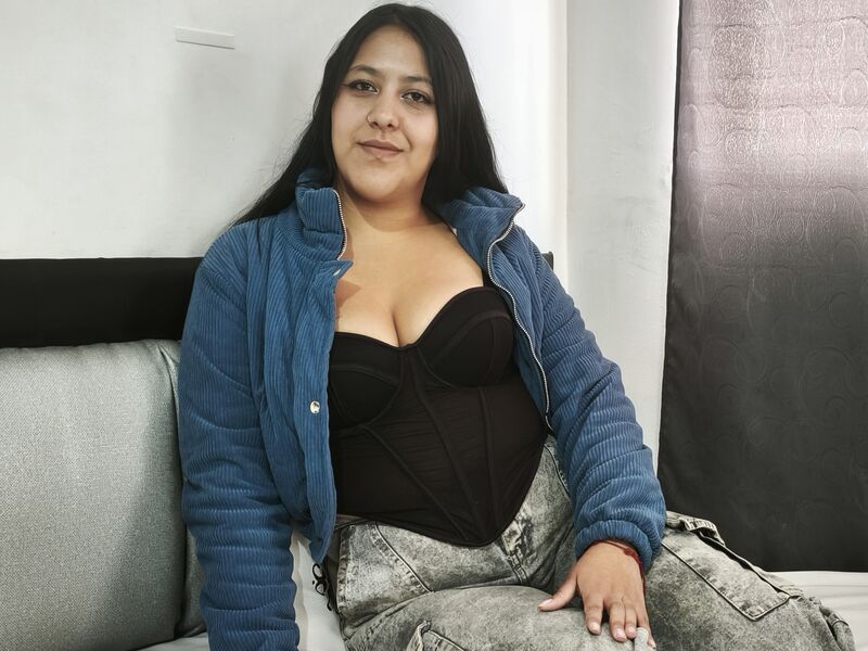 LolaKey - Live Cam Model