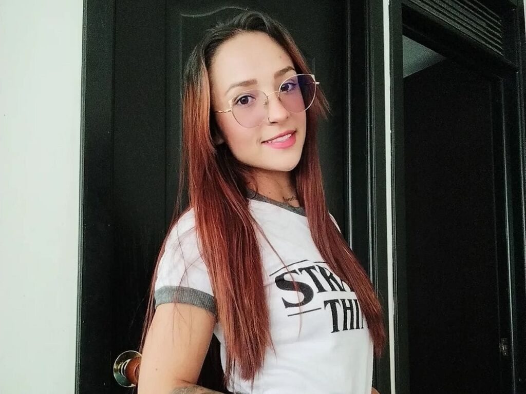 LoryMarch live cam