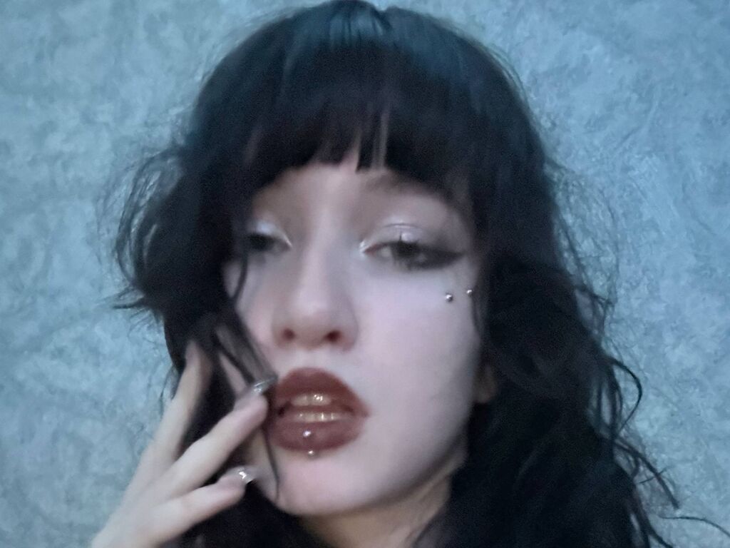 LouisePerrish