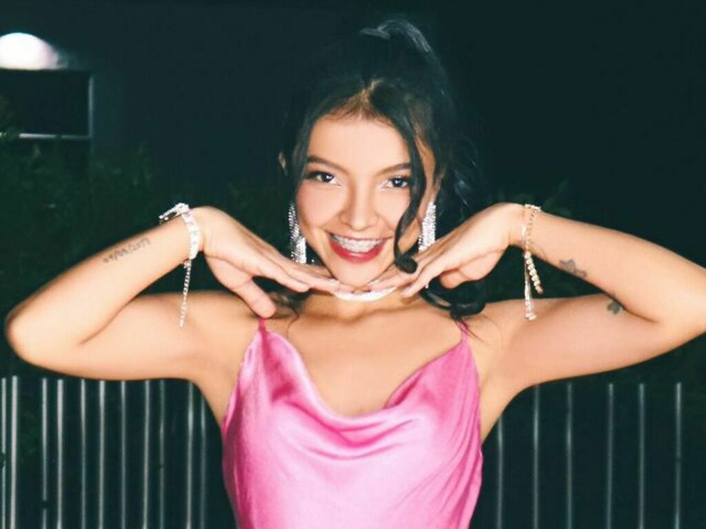 MiahCastro featured profile