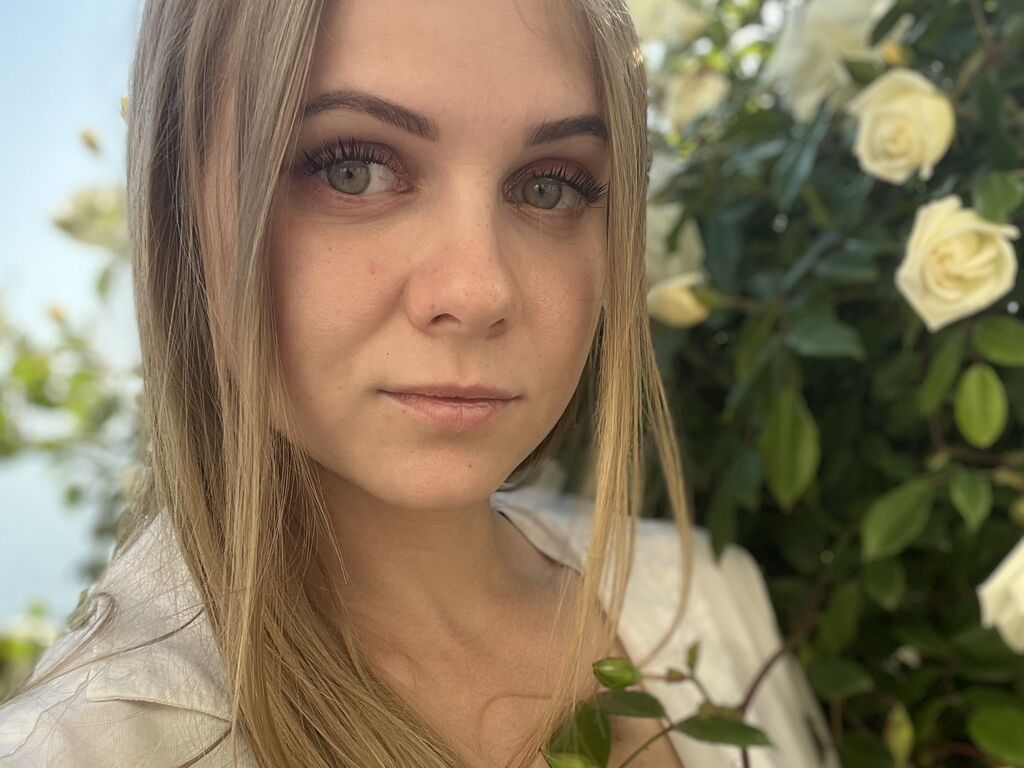 MilenaPin profile on PornCamCore