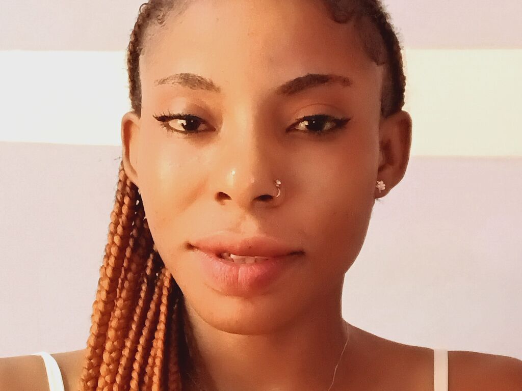 QueenGypsy - Live Cam Model