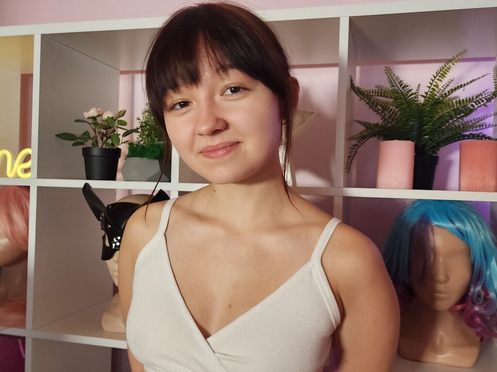 RubyAugust live cam