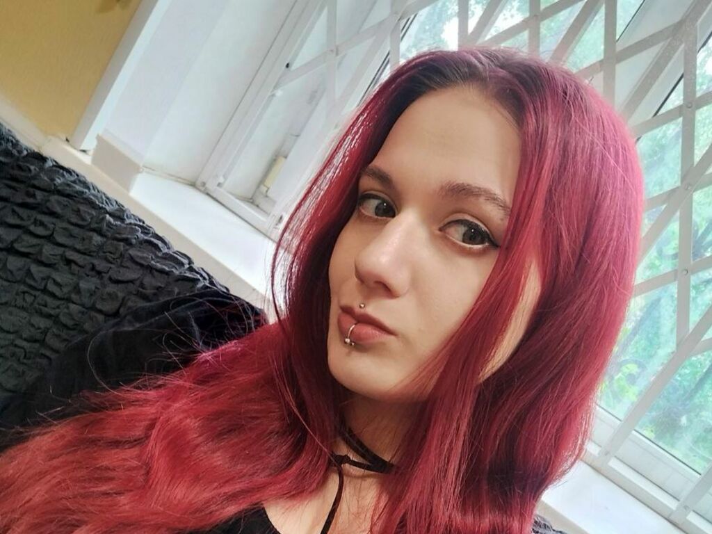RubyRedys live cam