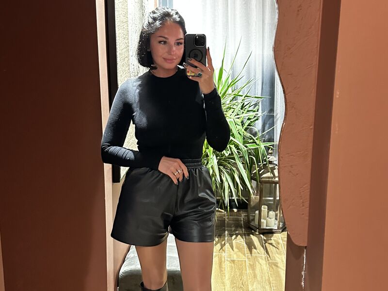 SamantaBlake - Live Cam Model