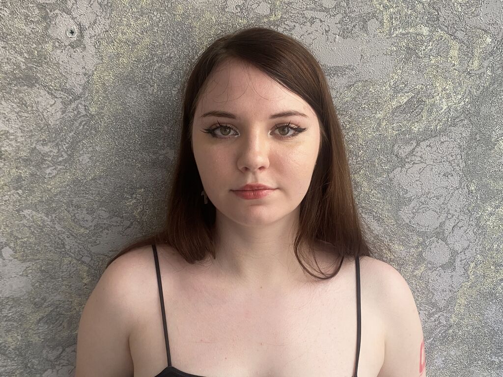 SamantaGlow - Live Cam Model