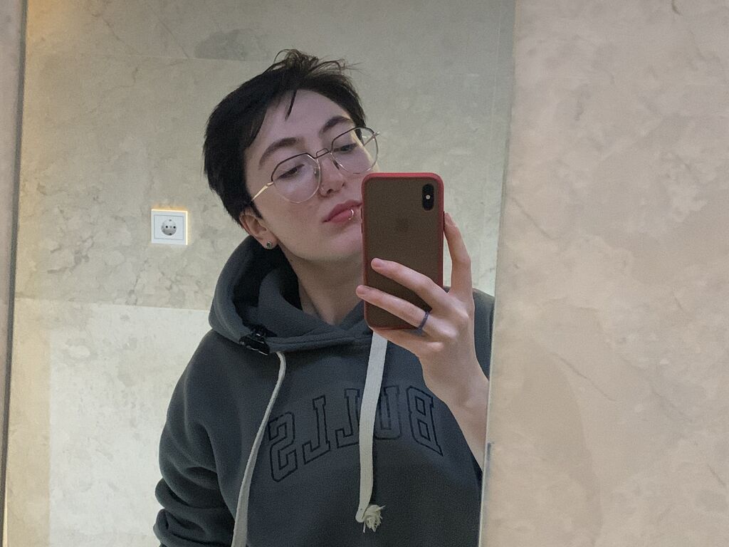 SamantaSmitt featured profile