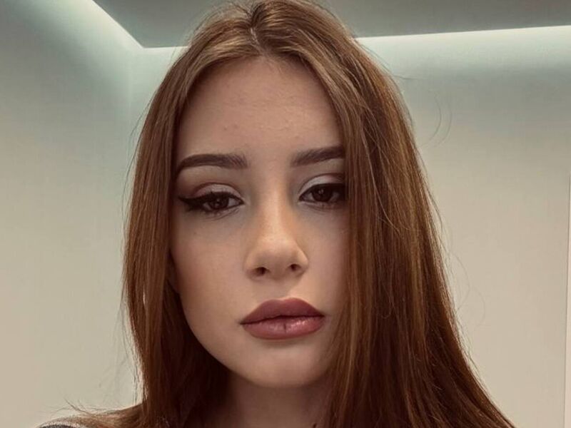 ElleWoolley AI photo variant 3 (stylized preview)
