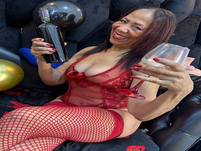 devoramuks - Live Cam Model